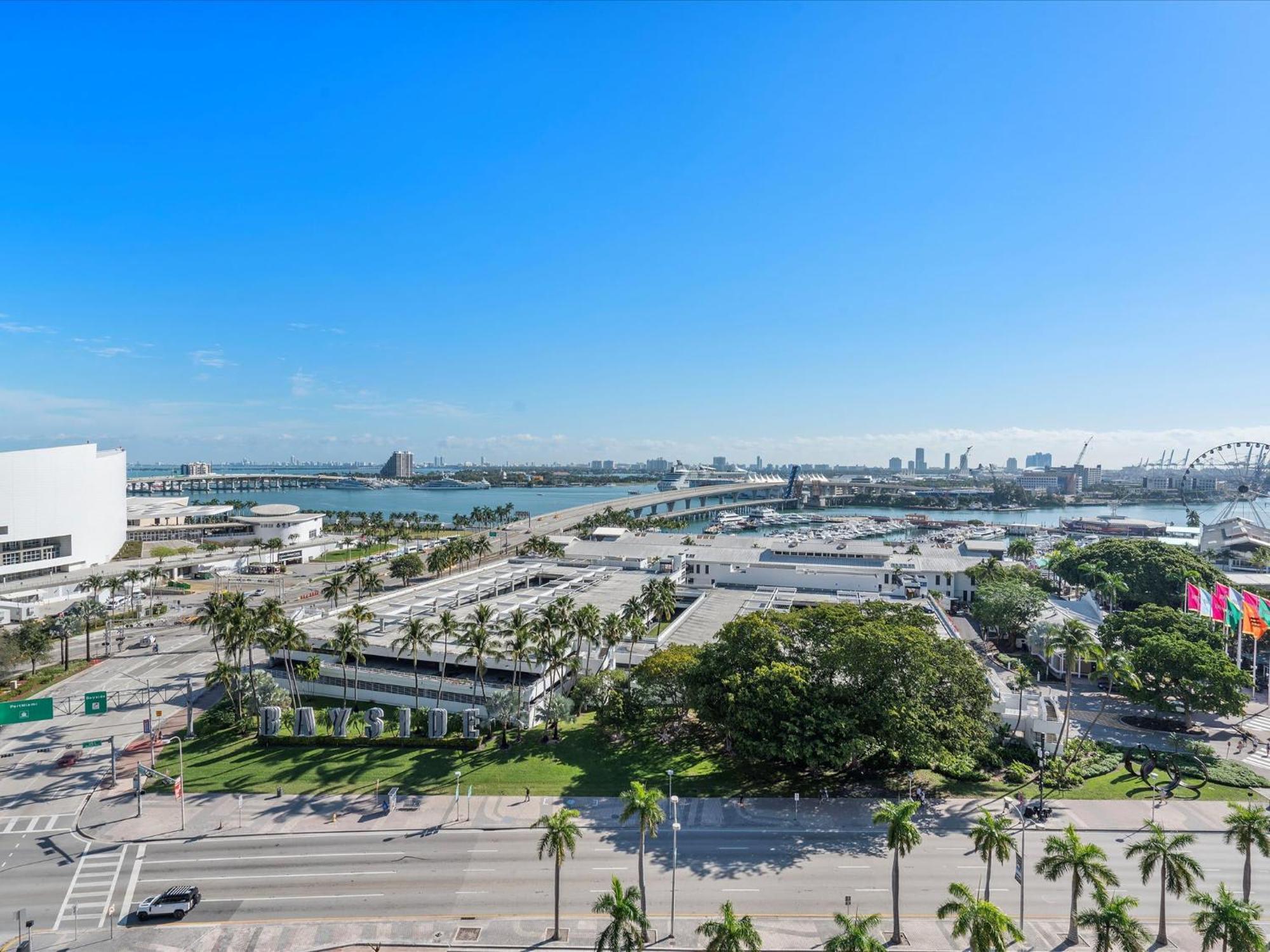 Mvr - Downtown Luxury - Bayfront Park Next Door Apartment